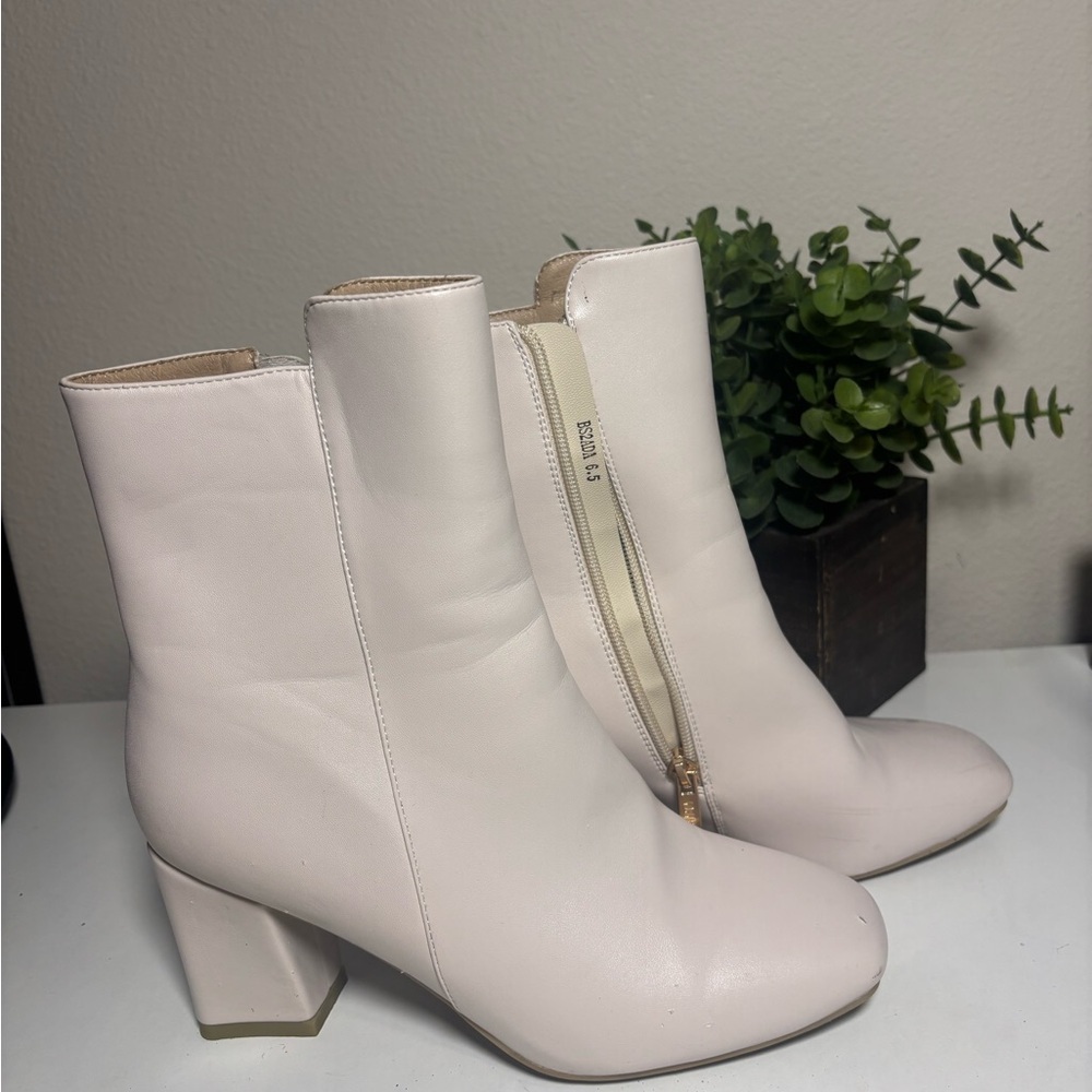 IDIFU White Ada Fashion Square Toe Block Heel Ankle Boots Women's Size 6.5 - Picture 5 of 14